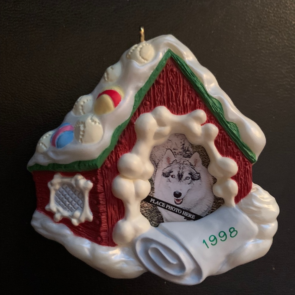 Hallmark Keepsake Special Dog 1998 ornament